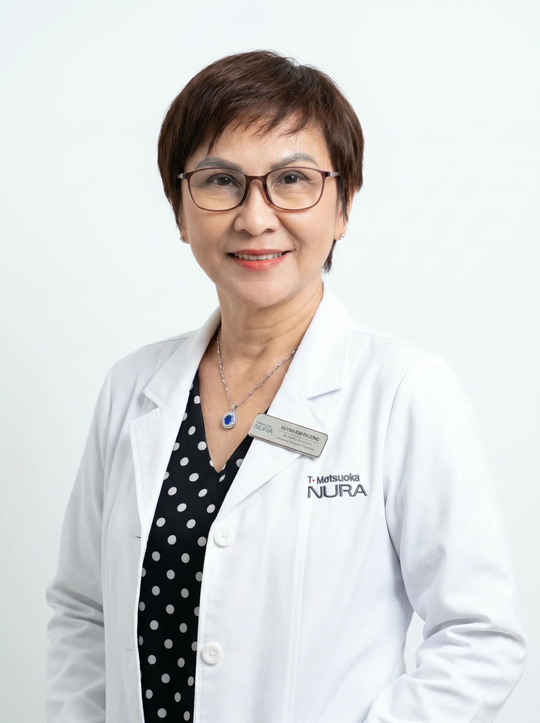 Bác sĩ Huỳnh Kim Phượng